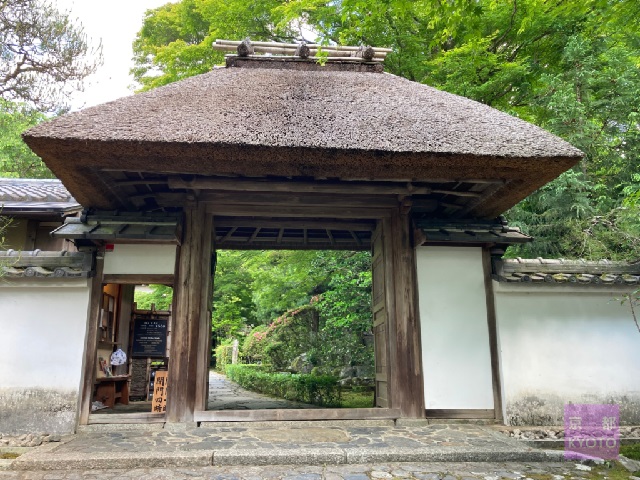 安楽寺山門