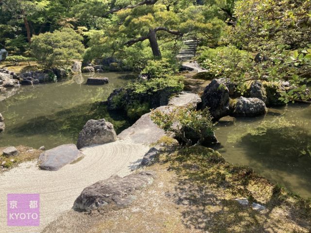 真ん中が白鶴島（はっかくとう）手前が仙袖橋（せんしゅうきょう）向こう側が仙桂橋（せんけいきょう）