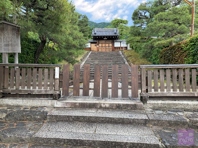 霊鑑寺